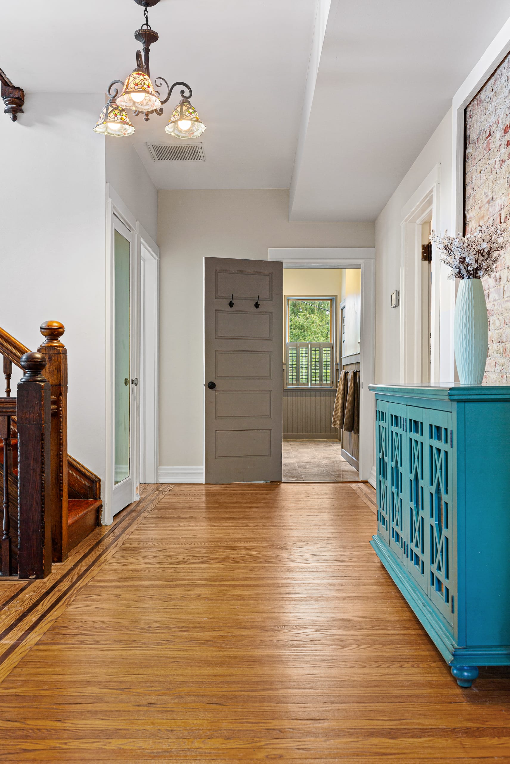 Second-floor hall with console